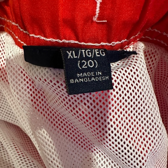 NWT Tommy Hilfiger big kids swim trunk - Picture 3 of 3